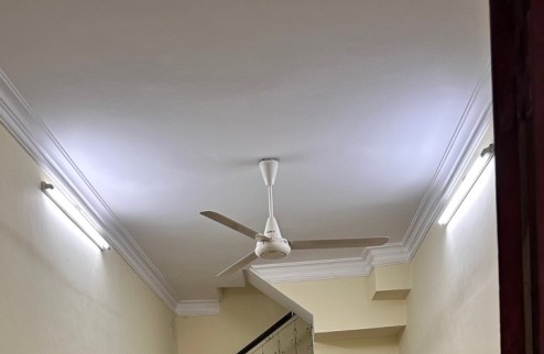 Cho thuê nhà ngõ ô tô, kinh doanh, Phương Mai 36m2, 4 tầng, 3 ngủ, chỉ 15 Triệu LH 0865089699